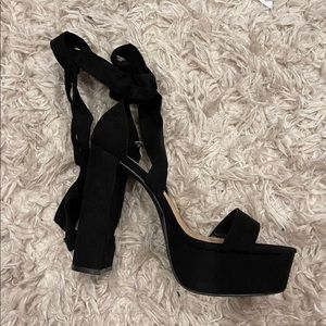 Black platformed fashion nova heels